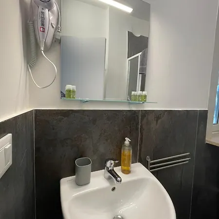 Affittacamere Licen *